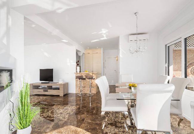 Apartamento en Marbella - Lujoso apartamento de 2 dormitorios en Primera Linea de Playa Apartamento en Marbella - Lujoso apartamento de 2 dormitorios en Primera Linea de Playa