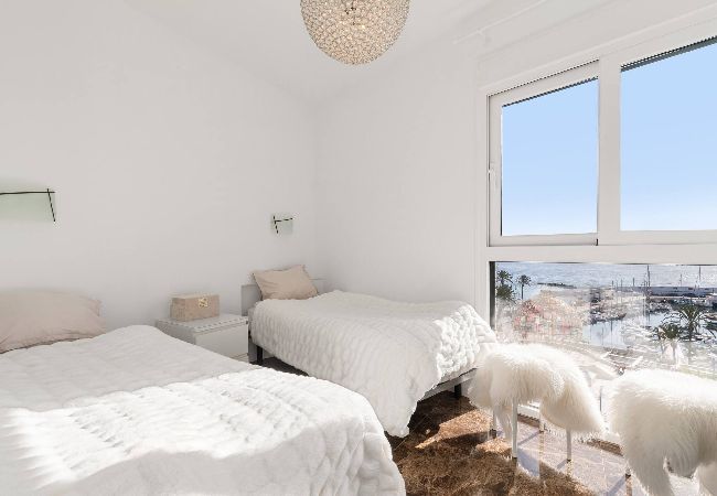 Apartamento en Marbella - Lujoso apartamento de 2 dormitorios en Primera Linea de Playa Apartamento en Marbella - Lujoso apartamento de 2 dormitorios en Primera Linea de Playa