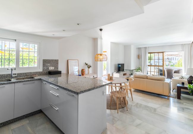 Apartamento en Marbella - Apartamento totalmente reformado de 3 dormitorios en planta jardín 