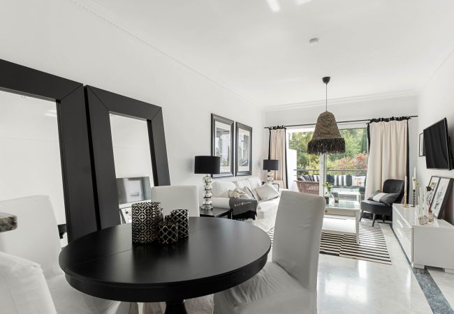 Apartamento en Nueva andalucia - Luminoso apartamento con 2 dormitorios  recientemente reformado Apartamento en Nueva andalucia - Luminoso apartamento con 2 dormitorios  recientemente reformado