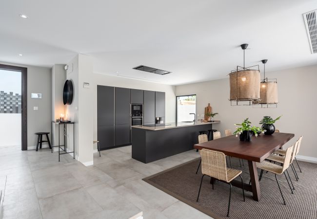 Villa en Marbella - Contemporary Villa within walking distance to the beach Villa en Marbella - Contemporary Villa within walking distance to the beach