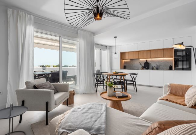 Apartamento en Nueva andalucia - Elegante Residencia Renovada 