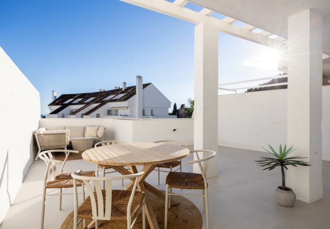 Apartamento en Marbella - Apartamento de 2 dormitorios renovado en Nueva Andalucia