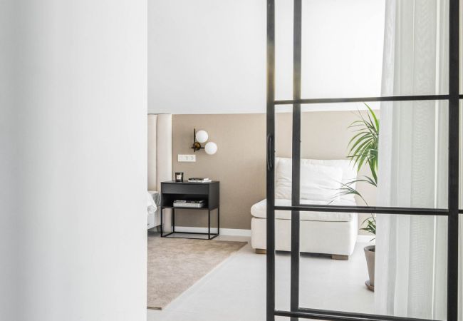 Apartment in Marbella - Modern & Luxurious Penthouse 900m to the Beach  Apartment in Marbella - Modern & Luxurious Penthouse 900m to the Beach