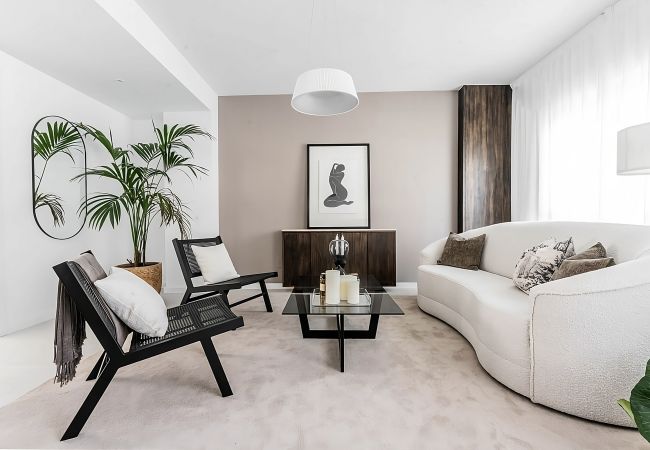 Apartment in Marbella - Modern & Luxurious Penthouse 900m to the Beach  Apartment in Marbella - Modern & Luxurious Penthouse 900m to the Beach