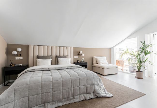 Apartment in Marbella - Modern & Luxurious Penthouse 900m to the Beach  Apartment in Marbella - Modern & Luxurious Penthouse 900m to the Beach