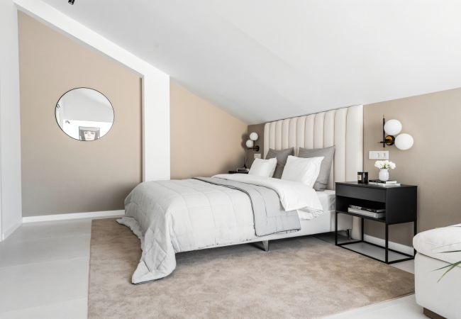 Apartment in Marbella - Modern & Luxurious Penthouse 900m to the Beach  Apartment in Marbella - Modern & Luxurious Penthouse 900m to the Beach