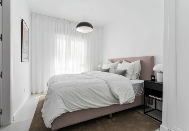 Apartment in Marbella - Modern & Luxurious Penthouse 900m to the Beach  Apartment in Marbella - Modern & Luxurious Penthouse 900m to the Beach