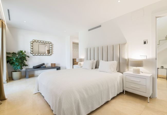 Apartment in Marbella - 4-Bed apartment w. private pool Apartment in Marbella - 4-Bed apartment w. private pool