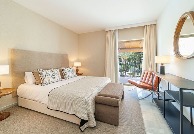  in Marbella - Exclusive Apartment in Puerto Banus