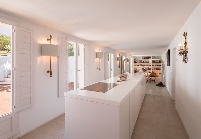 Villa in Marbella - Stunning Country-Style Villa Villa in Marbella - Stunning Country-Style Villa