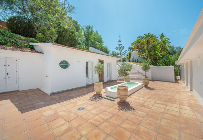 Villa in Marbella - Stunning Country-Style Villa Villa in Marbella - Stunning Country-Style Villa
