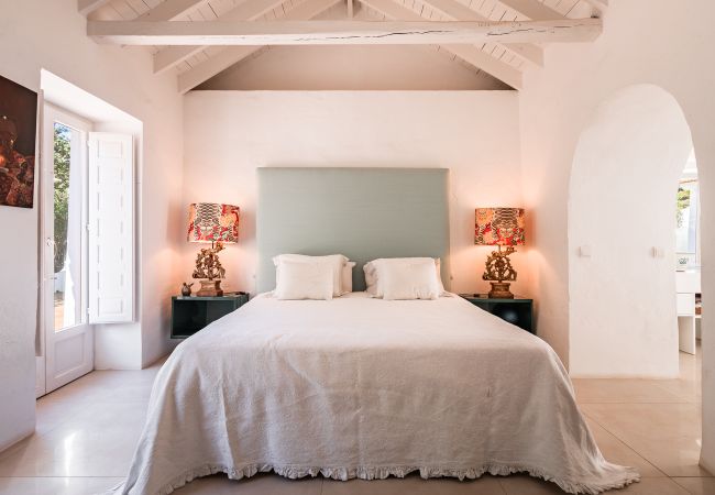 Villa in Marbella - Stunning Country-Style Villa Villa in Marbella - Stunning Country-Style Villa
