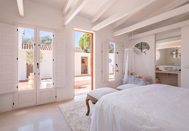 Villa in Marbella - Stunning Country-Style Villa Villa in Marbella - Stunning Country-Style Villa
