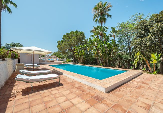 Villa in Marbella - Stunning Country-Style Villa Villa in Marbella - Stunning Country-Style Villa