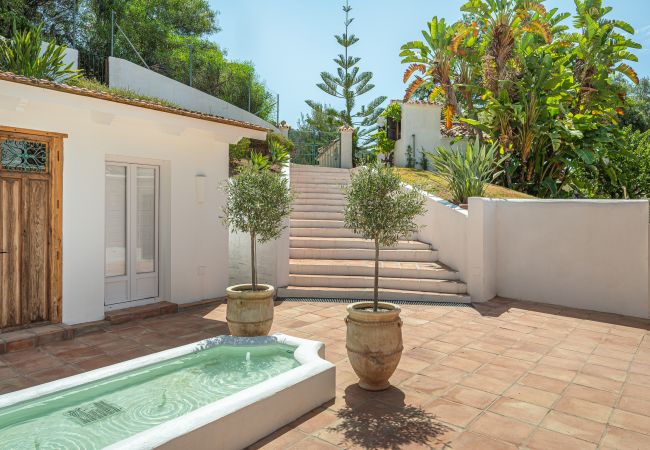 Villa in Marbella - Stunning Country-Style Villa Villa in Marbella - Stunning Country-Style Villa
