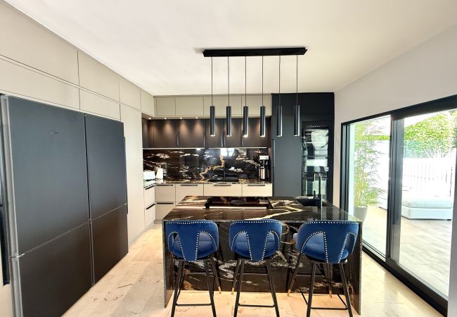 Villa in Marbella - Villa Zacaluca - Modern Luxury with Andalusian Charm Villa in Marbella - Villa Zacaluca - Modern Luxury with Andalusian Charm