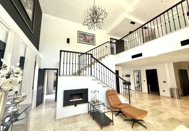 Villa in Marbella - Villa Zacaluca - Modern Luxury with Andalusian Charm Villa in Marbella - Villa Zacaluca - Modern Luxury with Andalusian Charm