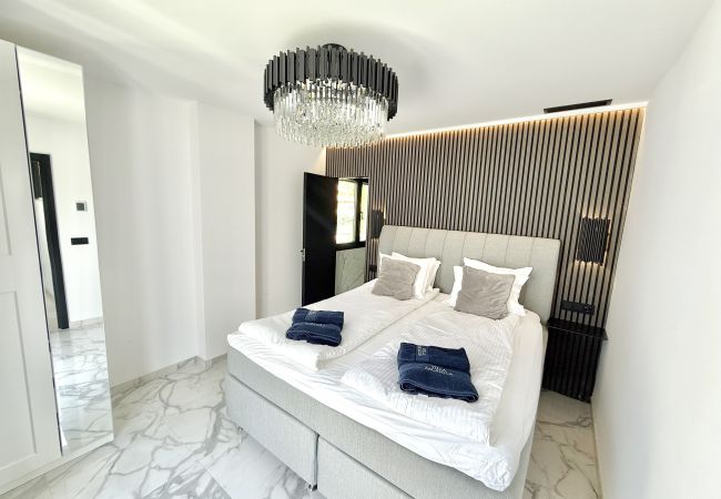Villa in Marbella - Villa Zacaluca - Modern Luxury with Andalusian Charm Villa in Marbella - Villa Zacaluca - Modern Luxury with Andalusian Charm