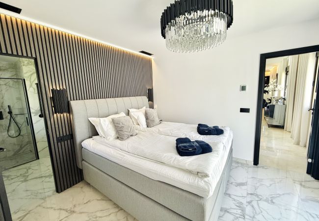 Villa in Marbella - Villa Zacaluca - Modern Luxury with Andalusian Charm Villa in Marbella - Villa Zacaluca - Modern Luxury with Andalusian Charm