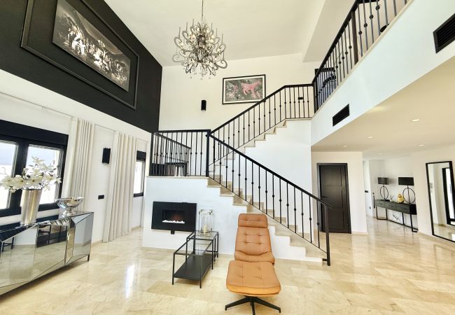 Villa in Marbella - Villa Zacaluca - Modern Luxury with Andalusian Charm Villa in Marbella - Villa Zacaluca - Modern Luxury with Andalusian Charm