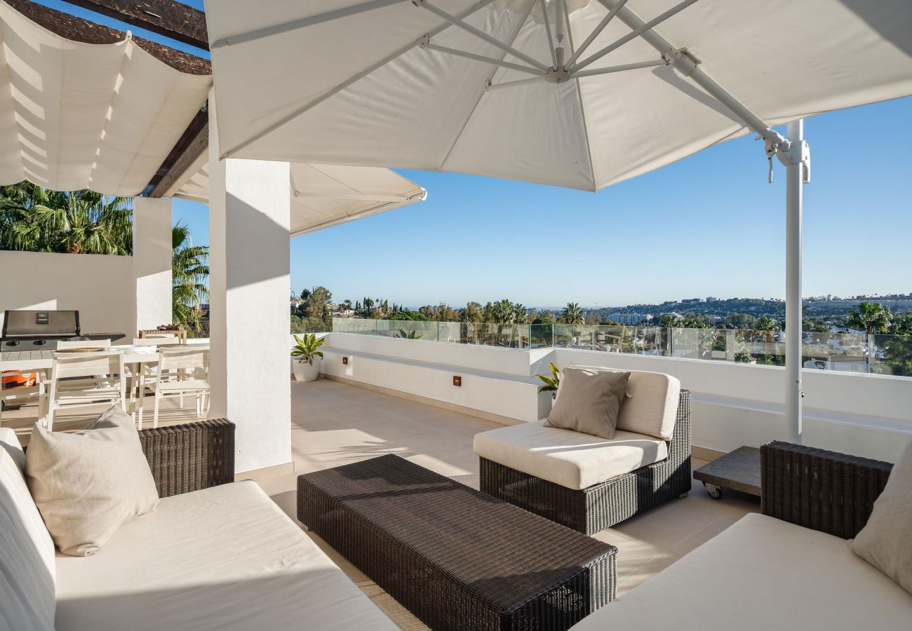 Apartment in Marbella - Exquisite Duplex Penthouse with Panoramic Views